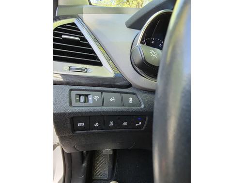 2016 Hyundai SANTA FE SE