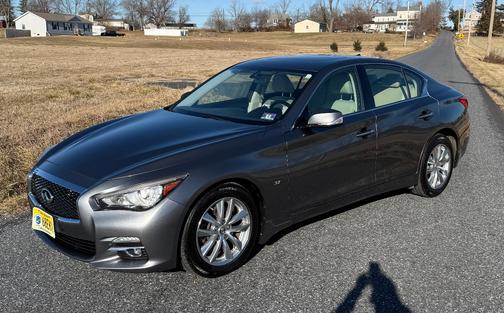 2015 INFINITI Q50 Base