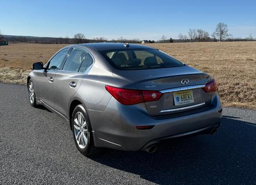 2015 INFINITI Q50 Base