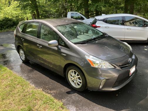 2012 Toyota Prius v Five