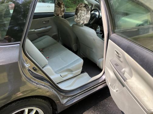 2012 Toyota Prius v Five