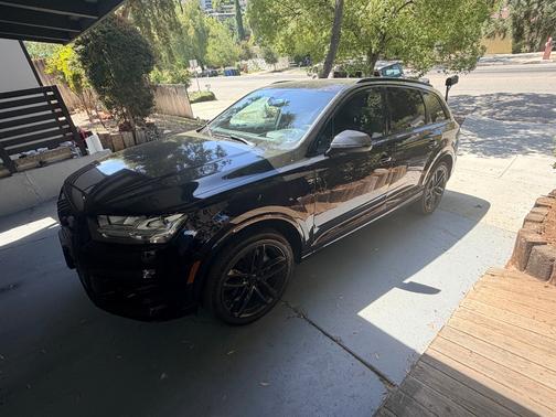 Black 2017 Audi Q7 3.0T Prestige