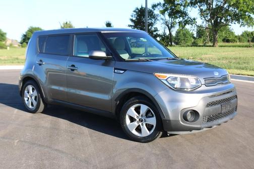 Gray 2017 Kia Soul Base
