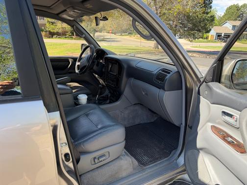 Silver 2002 Toyota Land Cruiser Base