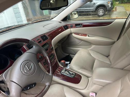 Gray 2004 Lexus ES 330 Base