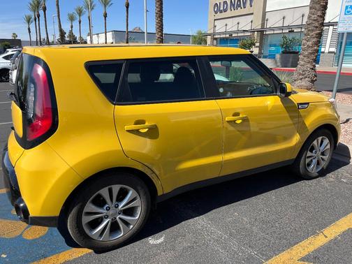 Yellow 2016 Kia Soul +