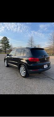Black 2014 Volkswagen Tiguan Auto SE w/Appearance