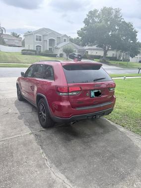 Red 2017 Jeep Grand Cherokee Trailhawk