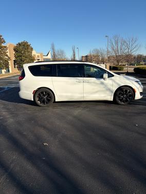 2018 Chrysler Pacifica Touring-L