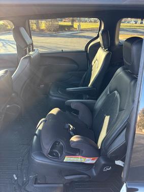 2018 Chrysler Pacifica Touring-L