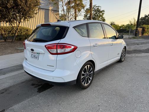 White 2017 Ford C-Max Energi Titanium
