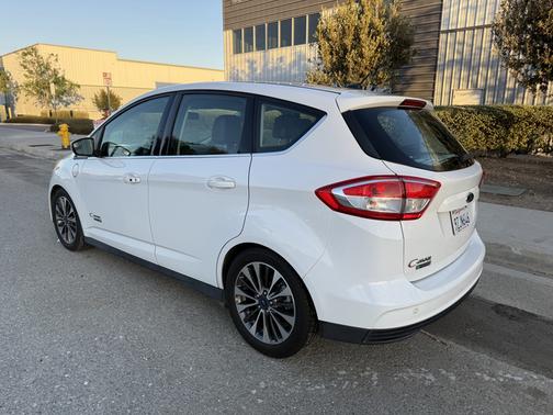 White 2017 Ford C-Max Energi Titanium