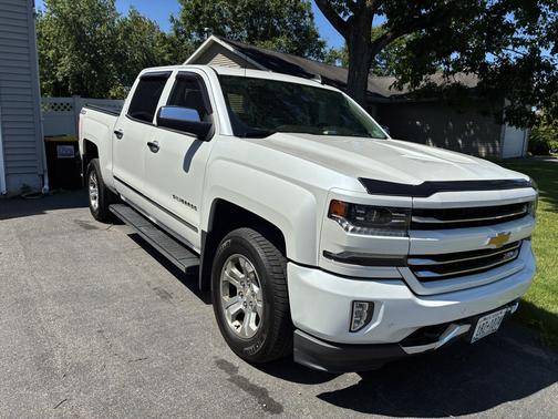 White 2018 Chevrolet Silverado 1500 2LZ
