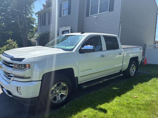 White 2018 Chevrolet Silverado 1500 2LZ