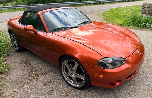Orange 2005 Mazda MazdaSpeed Miata MX-5 Base