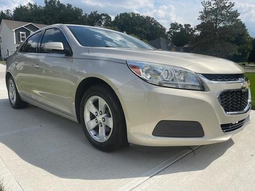 Gold 2016 Chevrolet Malibu Limited LT