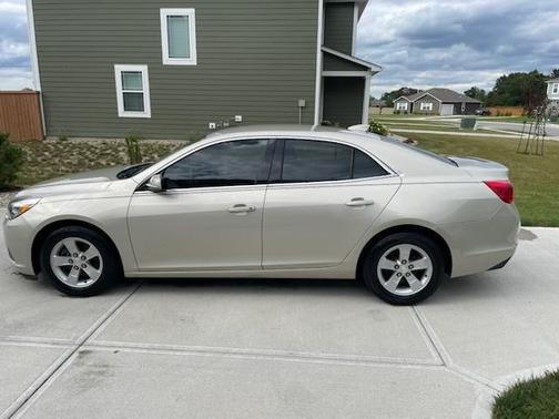 Gold 2016 Chevrolet Malibu Limited LT