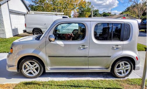 Silver 2010 Nissan Cube 1.8 SL
