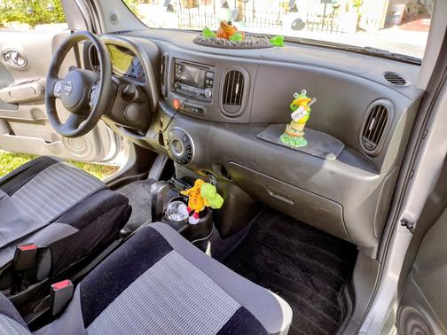 Silver 2010 Nissan Cube 1.8 SL