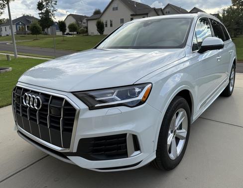 2022 Audi Q7 45 Premium Plus