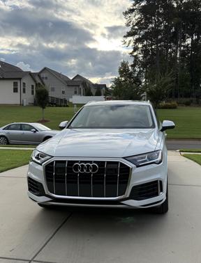 2022 Audi Q7 45 Premium Plus