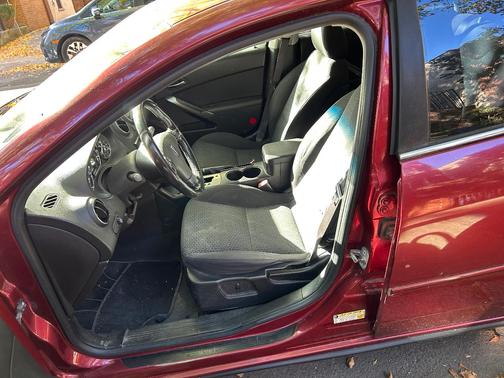 Red 2009 Pontiac G6 Base