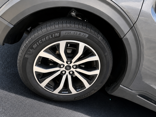 Gray 2025 Ford Explorer ST-Line RWD