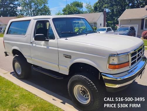 White 1992 Ford Bronco XLT