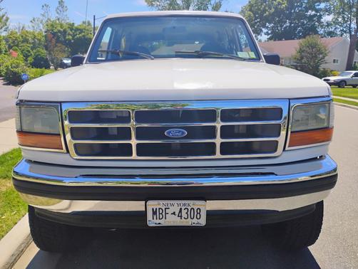 White 1992 Ford Bronco XLT
