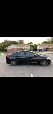 Black 2018 Hyundai ELANTRA SEL