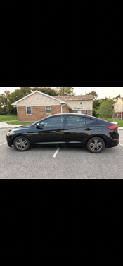 Black 2018 Hyundai ELANTRA SEL