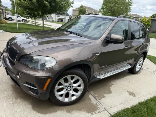 Brown 2011 BMW X5 xDrive35i Premium