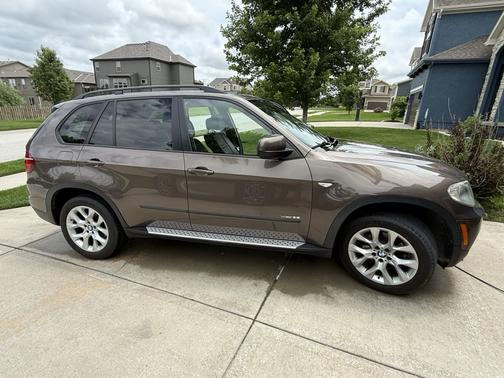 Brown 2011 BMW X5 xDrive35i Premium