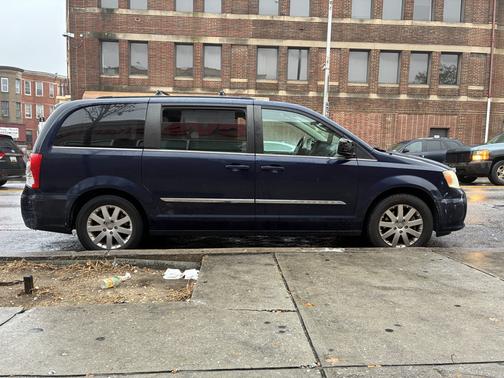 Blue 2014 Chrysler Town & Country Touring