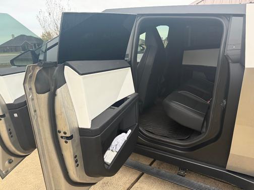 2024 Tesla Cybertruck AWD