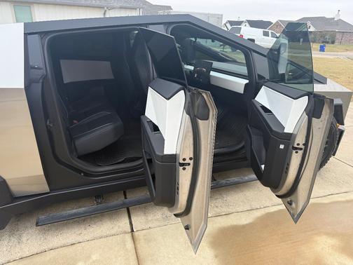 2024 Tesla Cybertruck AWD