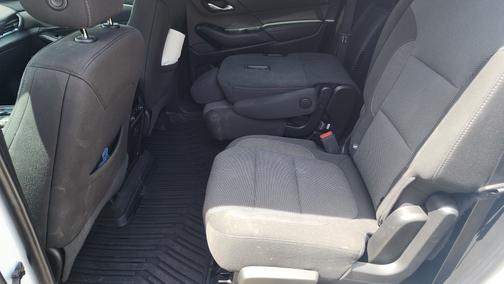 White 2023 Chevrolet Traverse LT Cloth