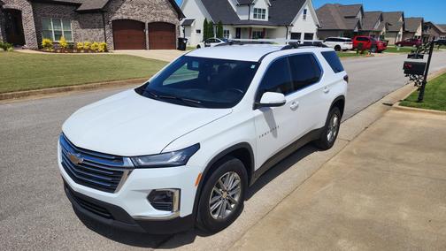 White 2023 Chevrolet Traverse LT Cloth
