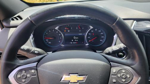 White 2023 Chevrolet Traverse LT Cloth