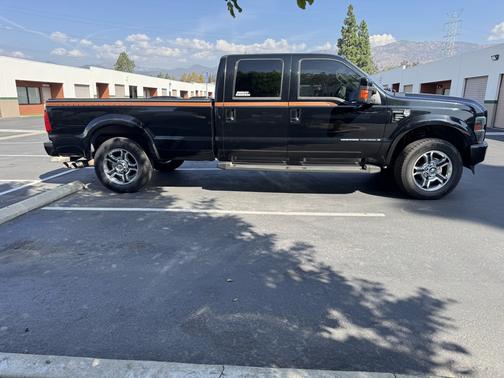 Black 2008 Ford F-250 Lariat Crew Cab Super Duty