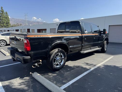 Black 2008 Ford F-250 Lariat Crew Cab Super Duty