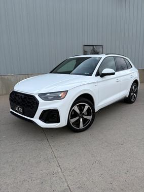 White 2023 Audi Q5 45 S line Premium Plus