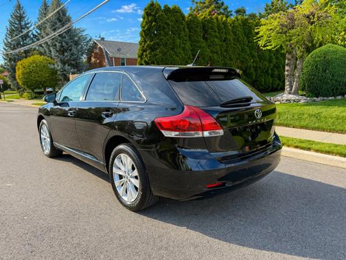Black 2014 Toyota Venza LE