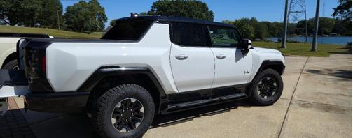 White 2025 GMC HUMMER EV Pickup 3X