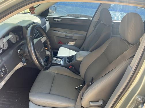 2006 Chrysler 300 Base