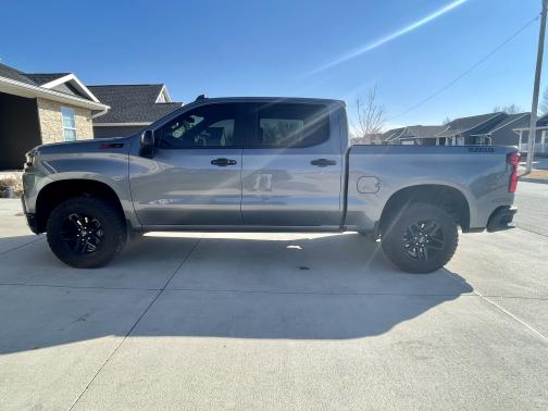 Photo 2 of 8 of 2020 Chevrolet Silverado 1500 LT Trail Boss