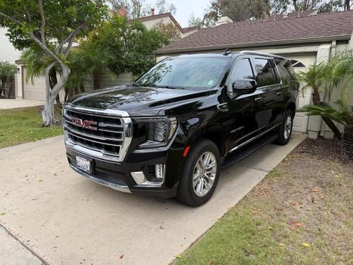 Black 2023 GMC Yukon XL SLT