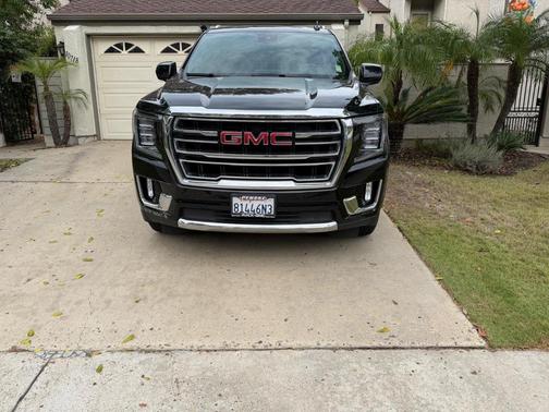 Black 2023 GMC Yukon XL SLT