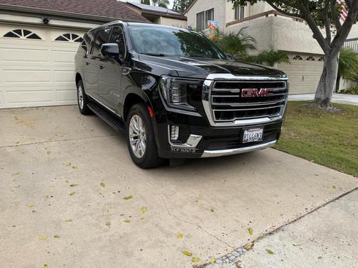 Black 2023 GMC Yukon XL SLT