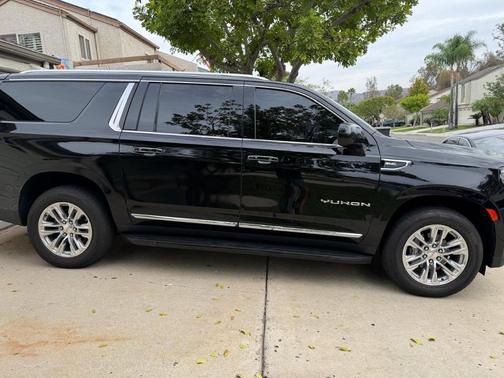 Black 2023 GMC Yukon XL SLT